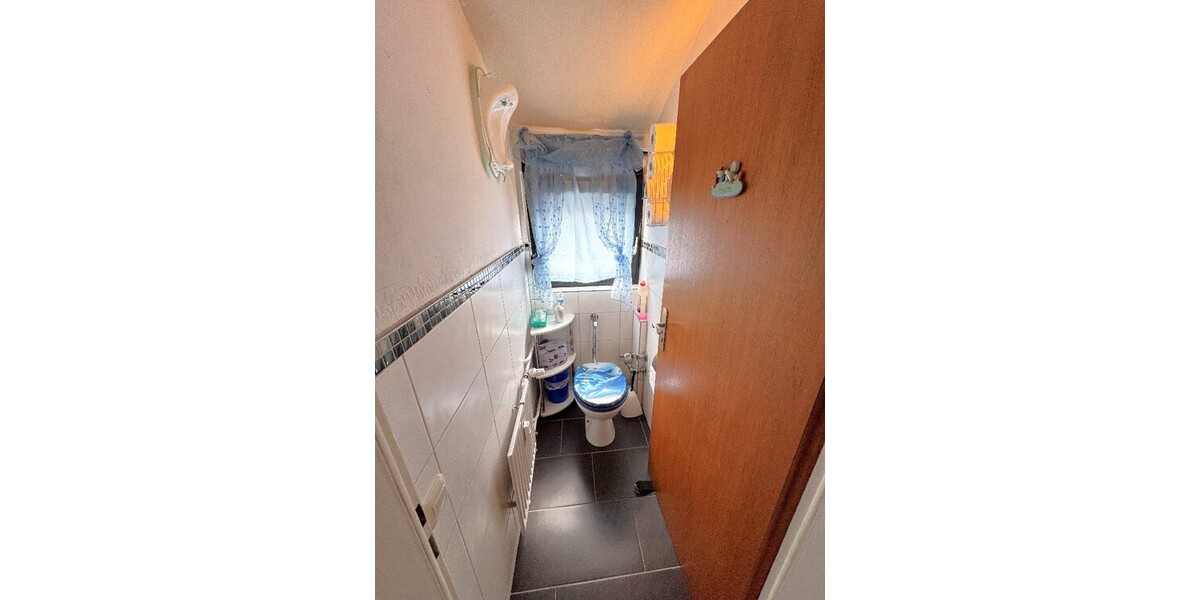 separates WC